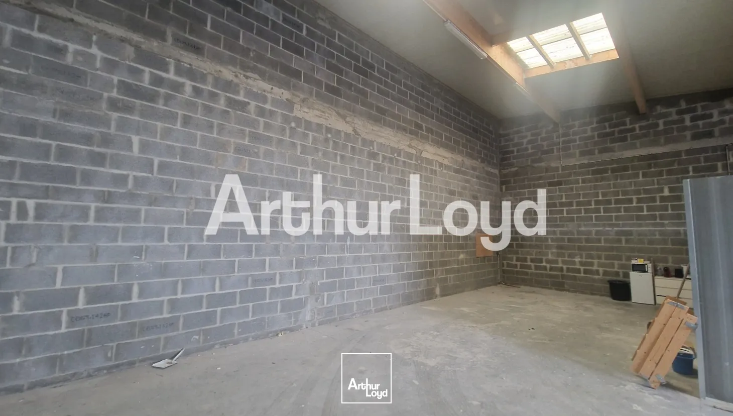 Local d'activité Mondeville 197 m²