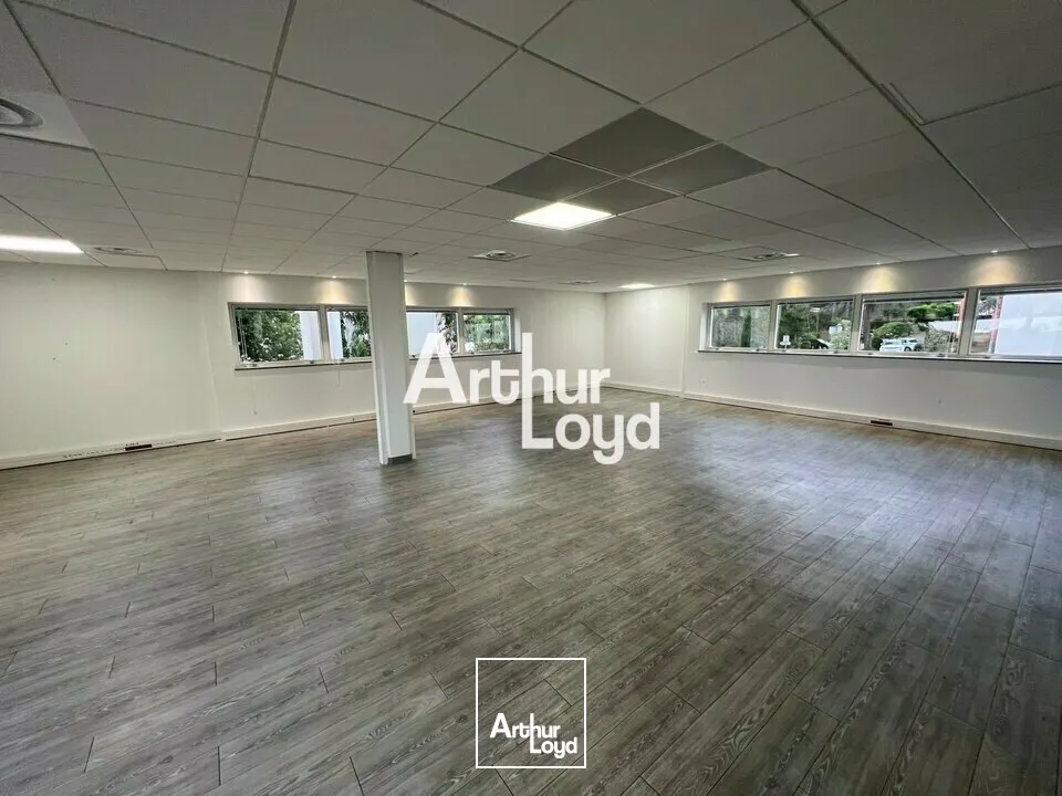 Bureaux 332 m² en R+1 - Top emplacement - Sophia Antipolis 