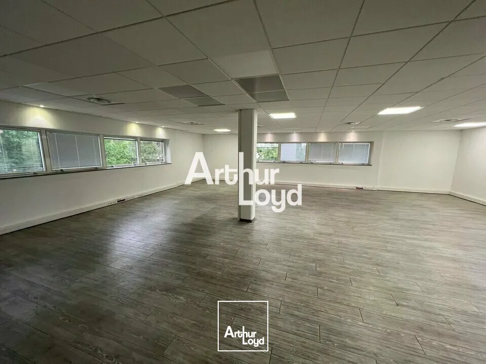 Bureaux 332 m² en R+1 - Top emplacement - Sophia Antipolis 