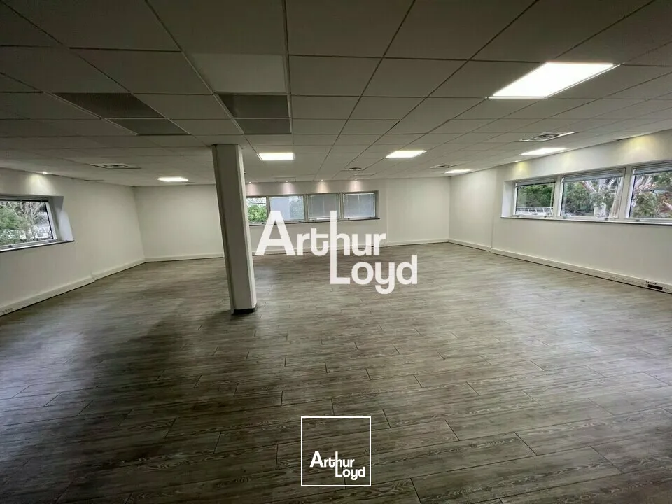Bureaux 332 m² en R+1 - Top emplacement - Sophia Antipolis 