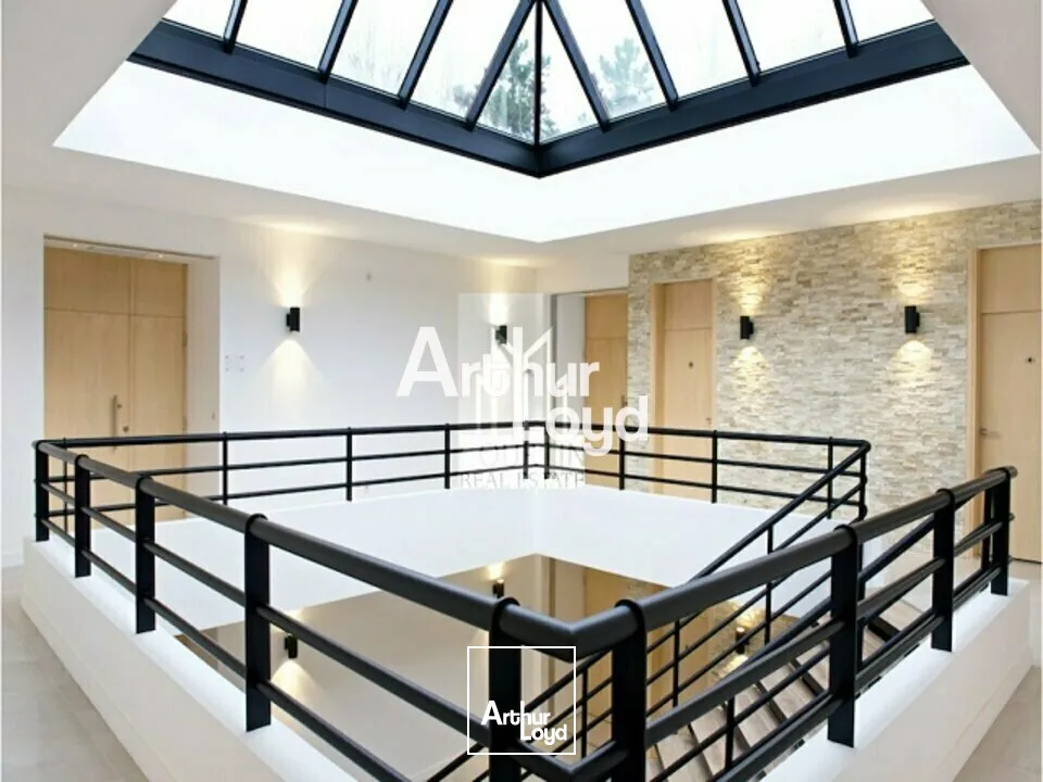 Bureaux 332 m² en R+1 - Top emplacement - Sophia Antipolis 