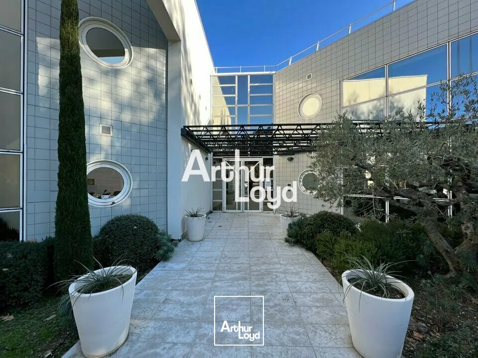 Bureaux 332 m² en R+1 - Top emplacement - Sophia Antipolis 