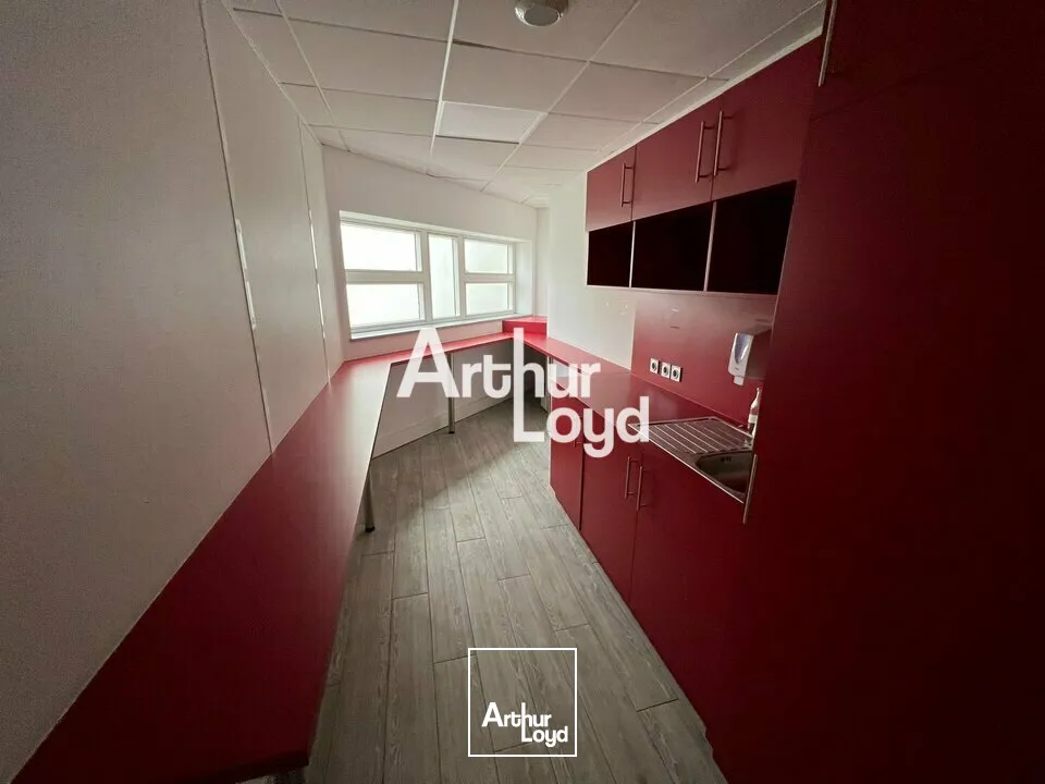 Bureaux 332 m² en R+1 - Top emplacement - Sophia Antipolis 