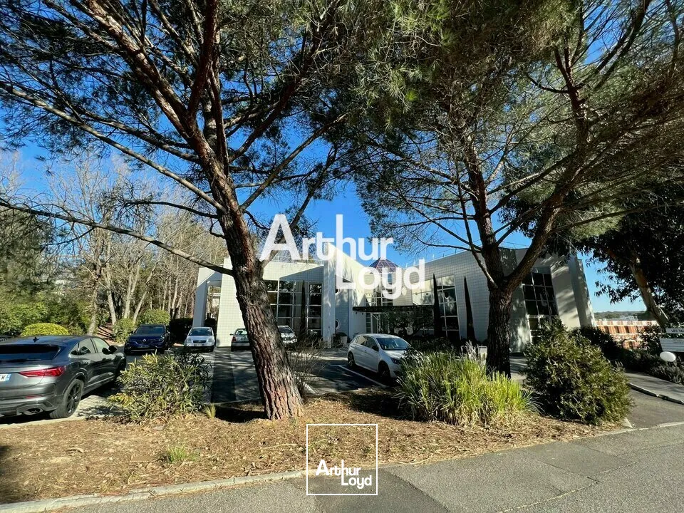 Bureaux 332 m² en R+1 - Top emplacement - Sophia Antipolis 