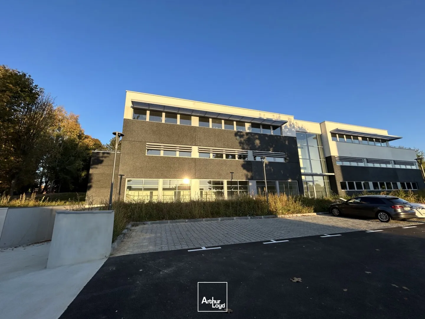 Bureaux à vendre à MONT SAINT AIGNAN 76130