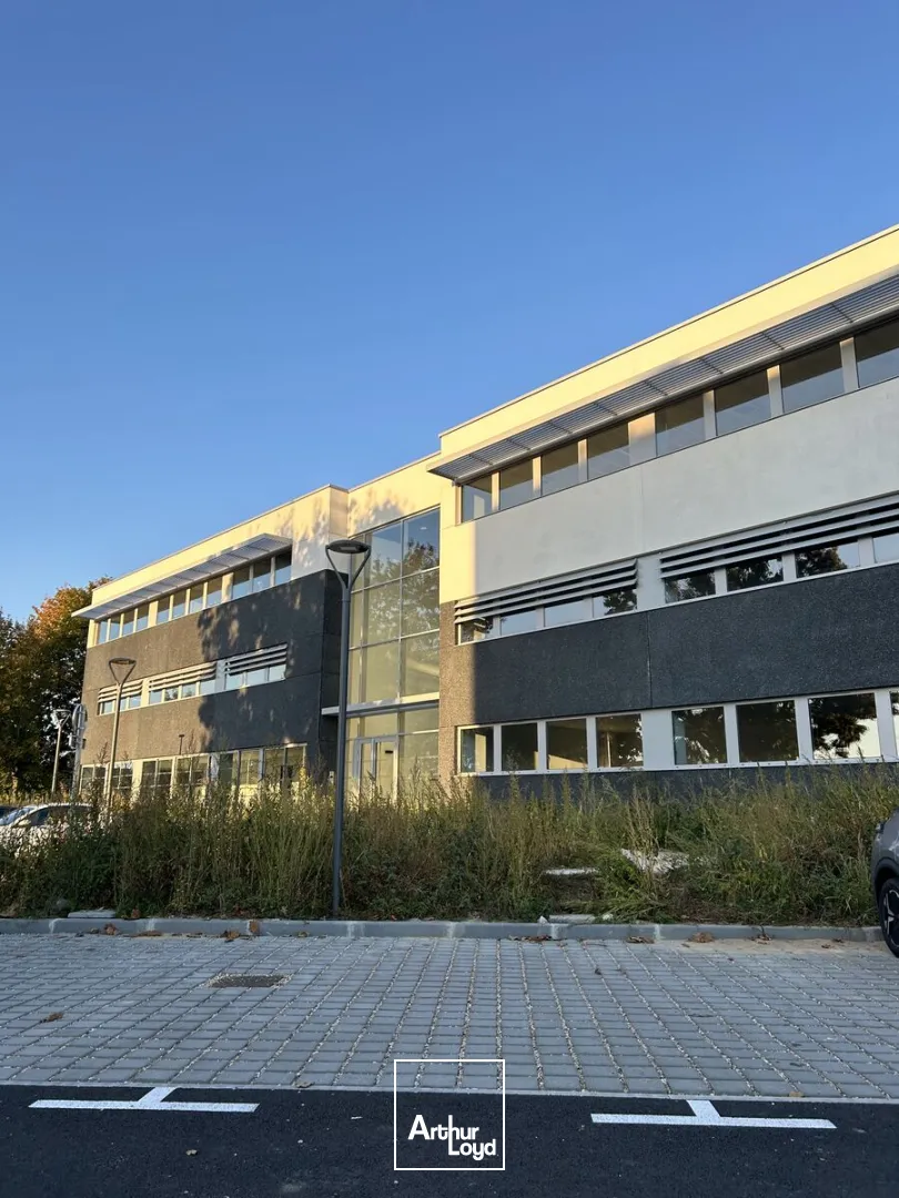 Bureaux à vendre à MONT SAINT AIGNAN 76130