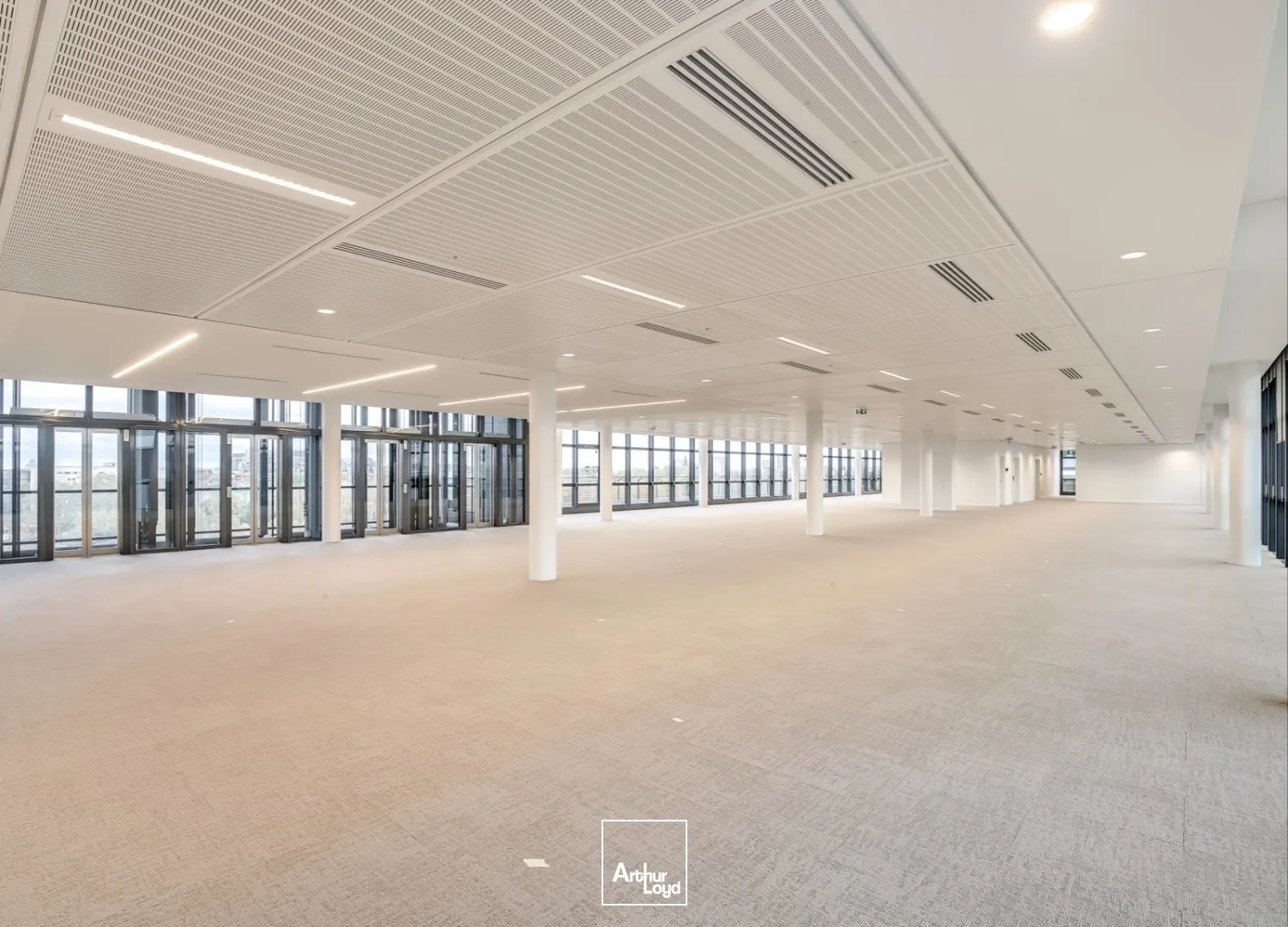 Bureaux rénovés à louer - prestations haut de gamme avec terrasses et jardins - MAGNETIK Paris 14 Porte d'Orléans