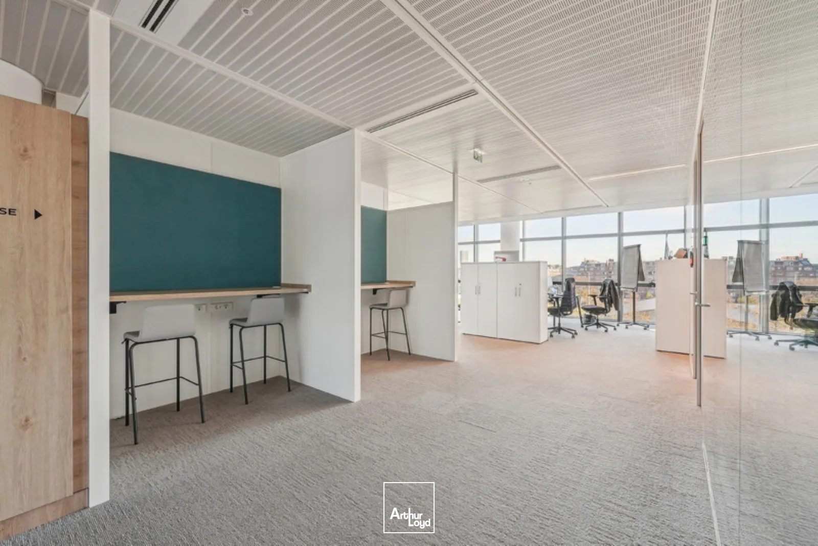 Bureaux rénovés à louer - prestations haut de gamme avec terrasses et jardins - MAGNETIK Paris 14 Porte d'Orléans