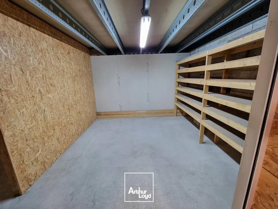 LOCATION LOCAL COMMERCIAL 200M2 ZONE ST FLORENT NIORT AVEC PARKINGS