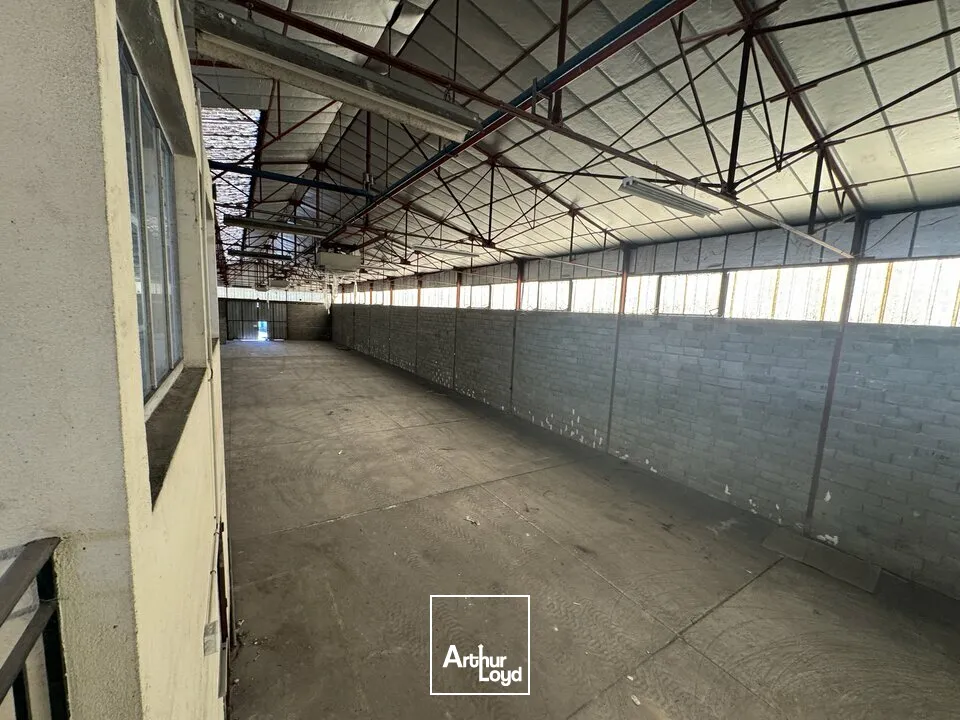 SAINT-PIERRE-DES-CORPS BÂTIMENT D'ACTIVITE A LOUER 1 500 M² - STOCKAGE ENTREPOSAGE