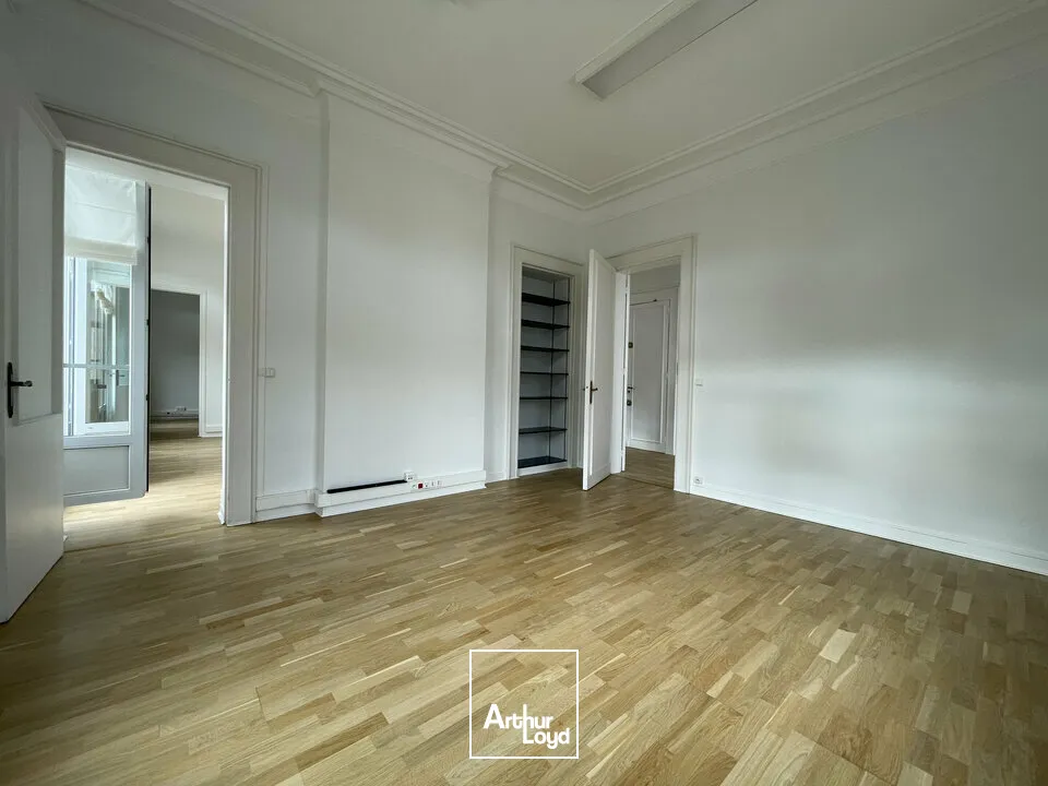 A LOUER - LE HAVRE / PALAIS DE JUSTICE - BUREAUX - PARFAIT ÉTAT