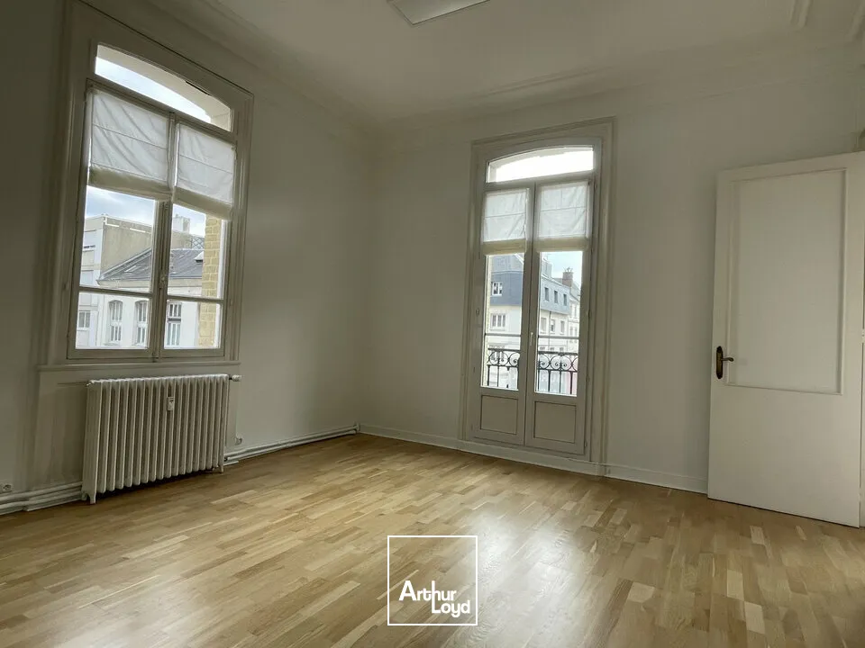 A LOUER - LE HAVRE / PALAIS DE JUSTICE - BUREAUX - PARFAIT ÉTAT