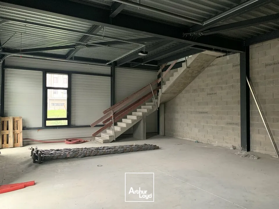 A VENDRE - Programme neuf - local d'activité avec mezzanine - RUMILLY