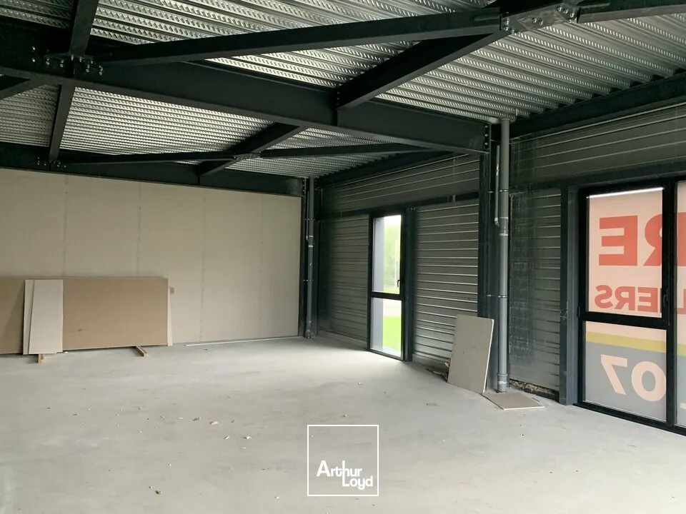 A VENDRE - Programme neuf - local d'activité avec mezzanine - RUMILLY