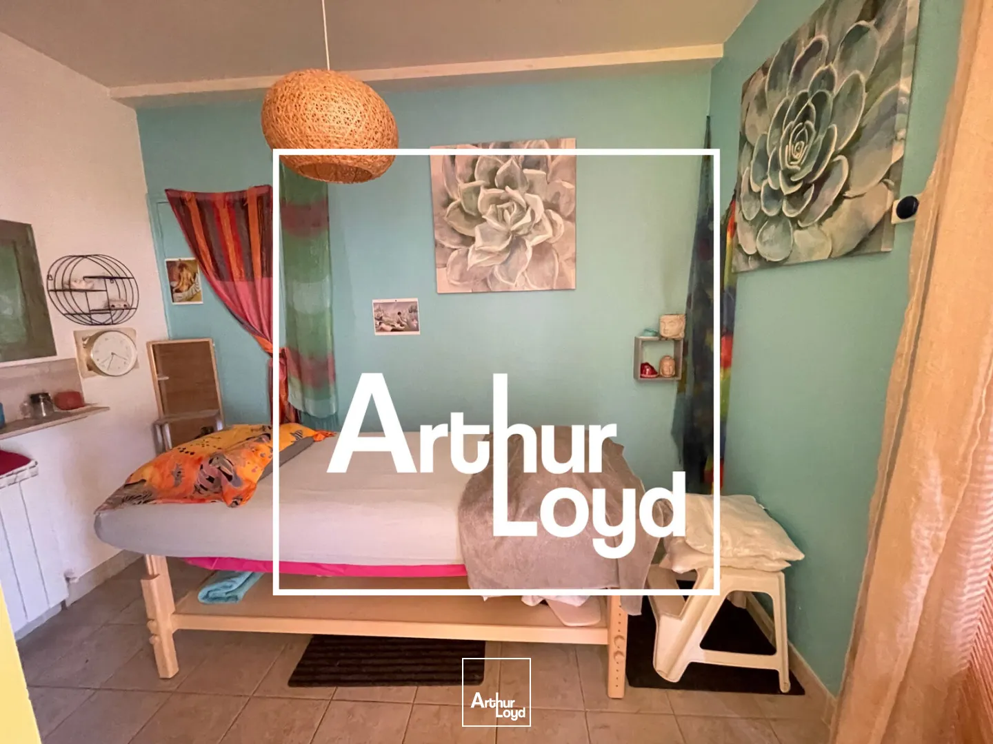 LOCAL PROFESSIONNEL A VENDRE - MAUGUIO CENTRE-VILLE - ACCESSIBLE PMR