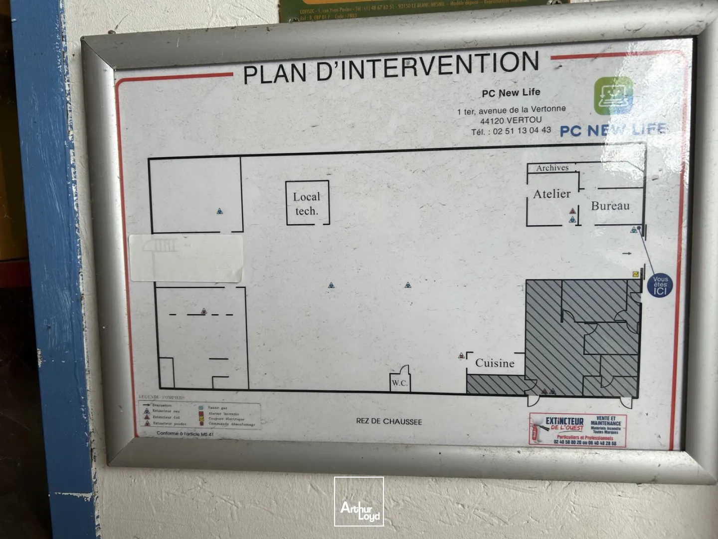 A Vertou, location d'un entrepôt d'environ 1374 m2.