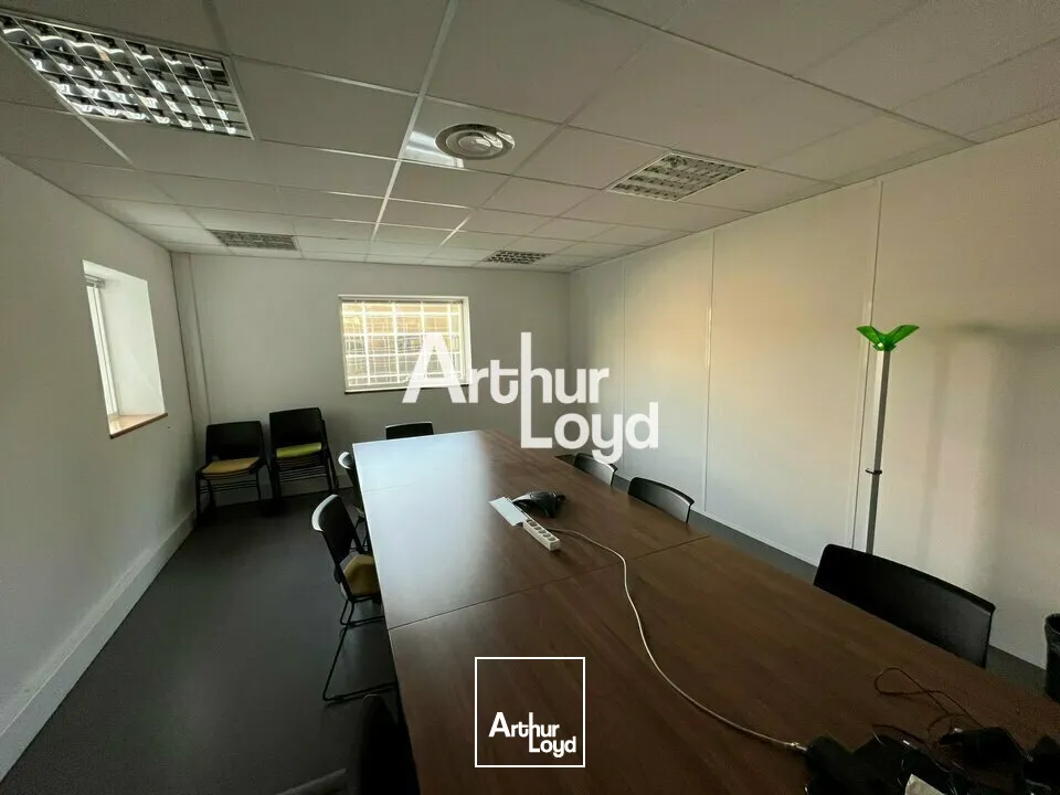 Bureaux cloisonnés 304 m² à louer Sophia Antipolis