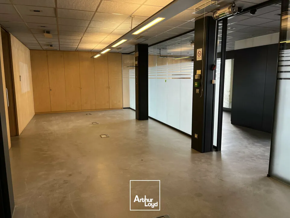 LOCAL COMMERCIAL à LOUER de 140 m²