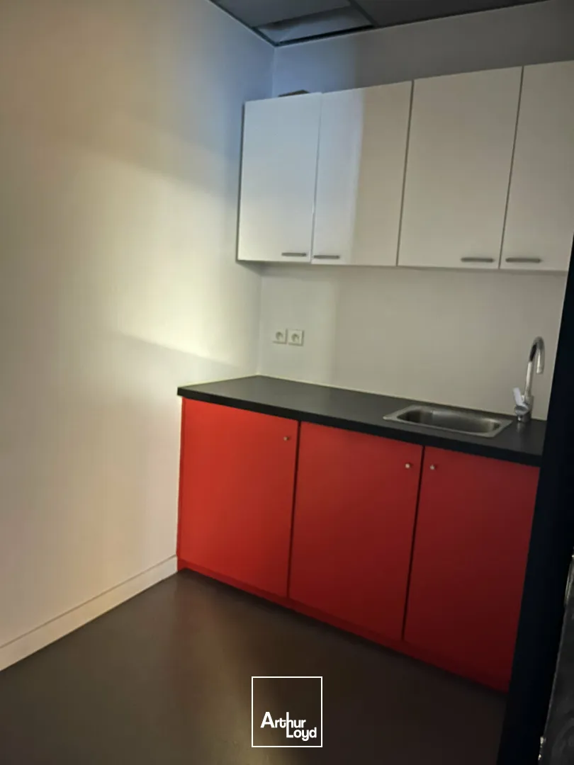 LOCAL COMMERCIAL à LOUER de 140 m²