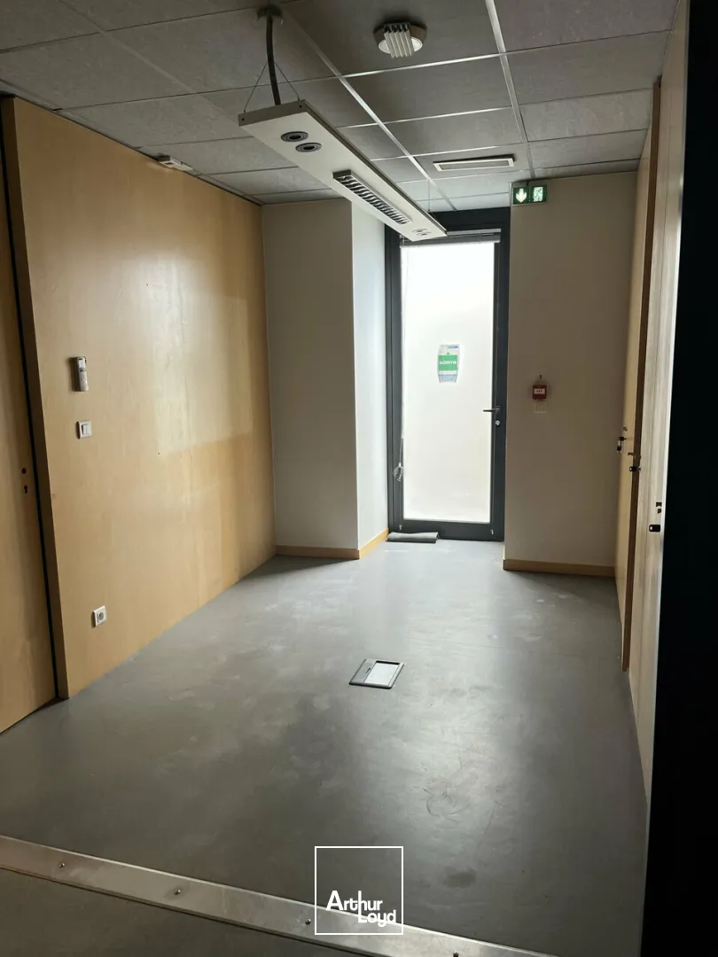 LOCAL COMMERCIAL à LOUER de 140 m²