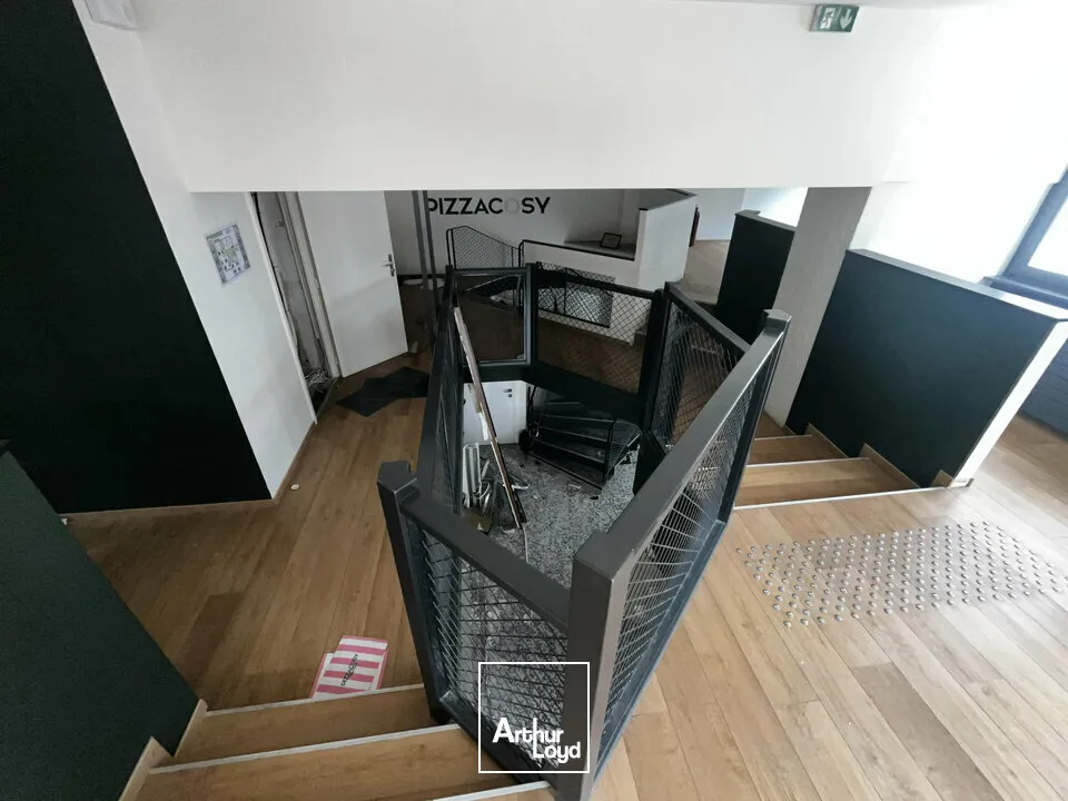 LOCAL COMMERCIAL à LOUER de 146 m²