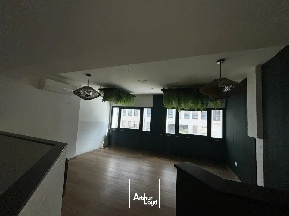 LOCAL COMMERCIAL à LOUER de 146 m²