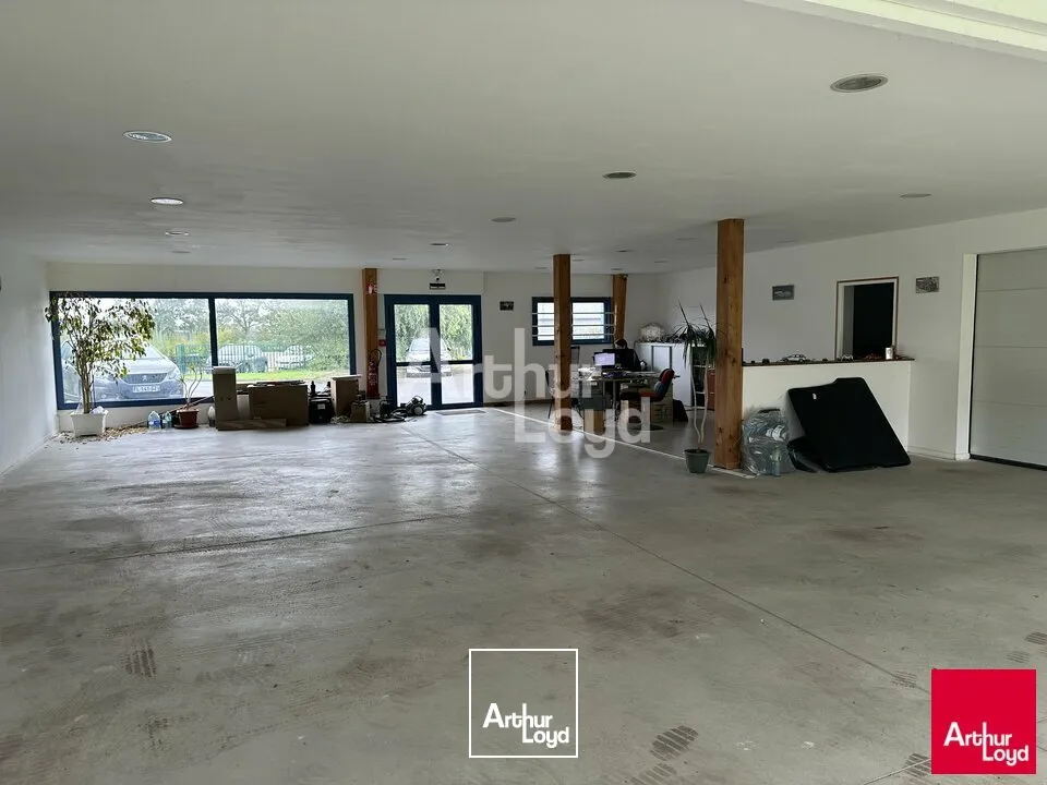 Accès direct à l'A84, à 15 minutes de Rennes et de Fougères