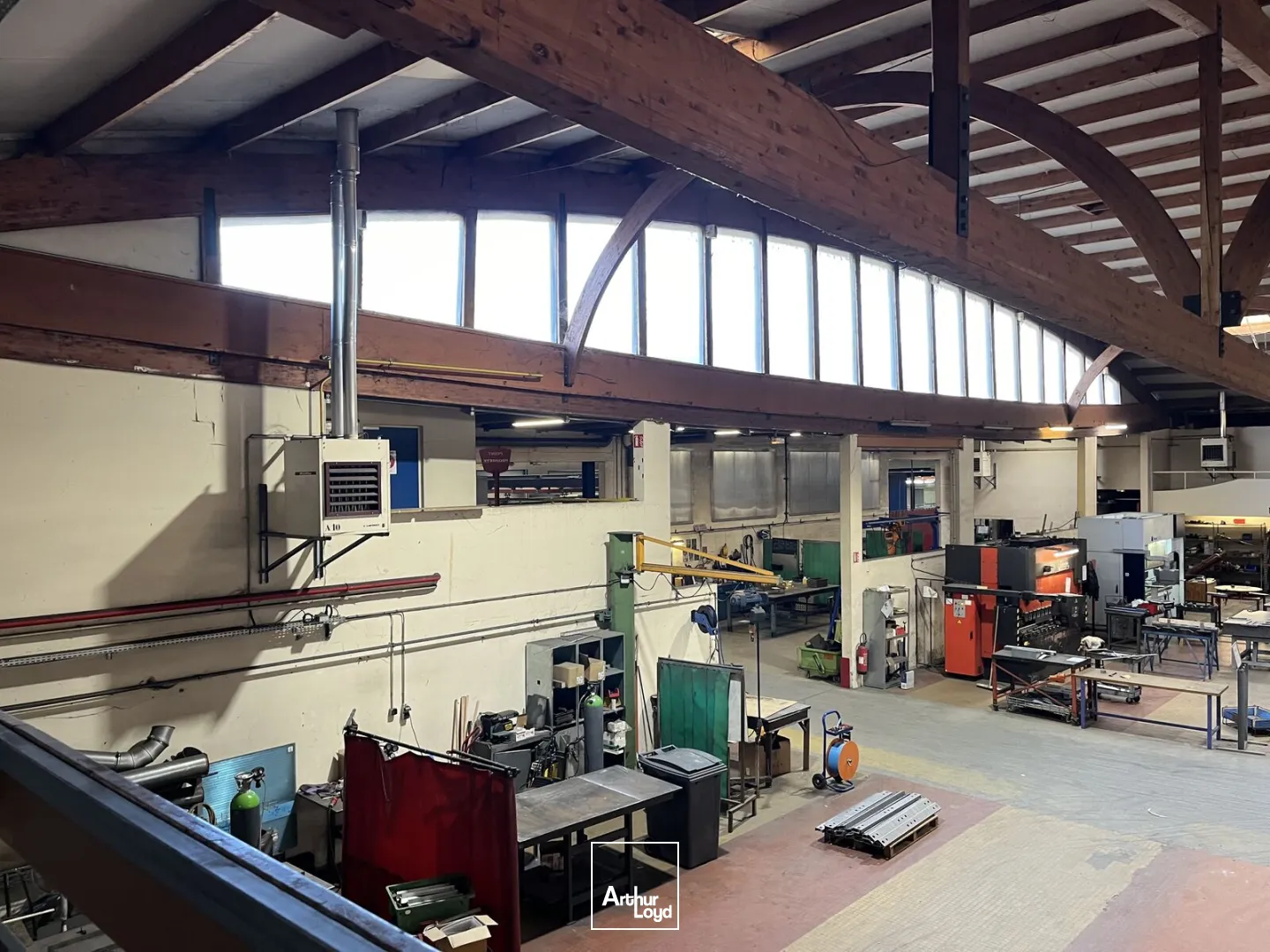 A VENDRE - ENTREPOT 4090 M2 - MONTATAIRE