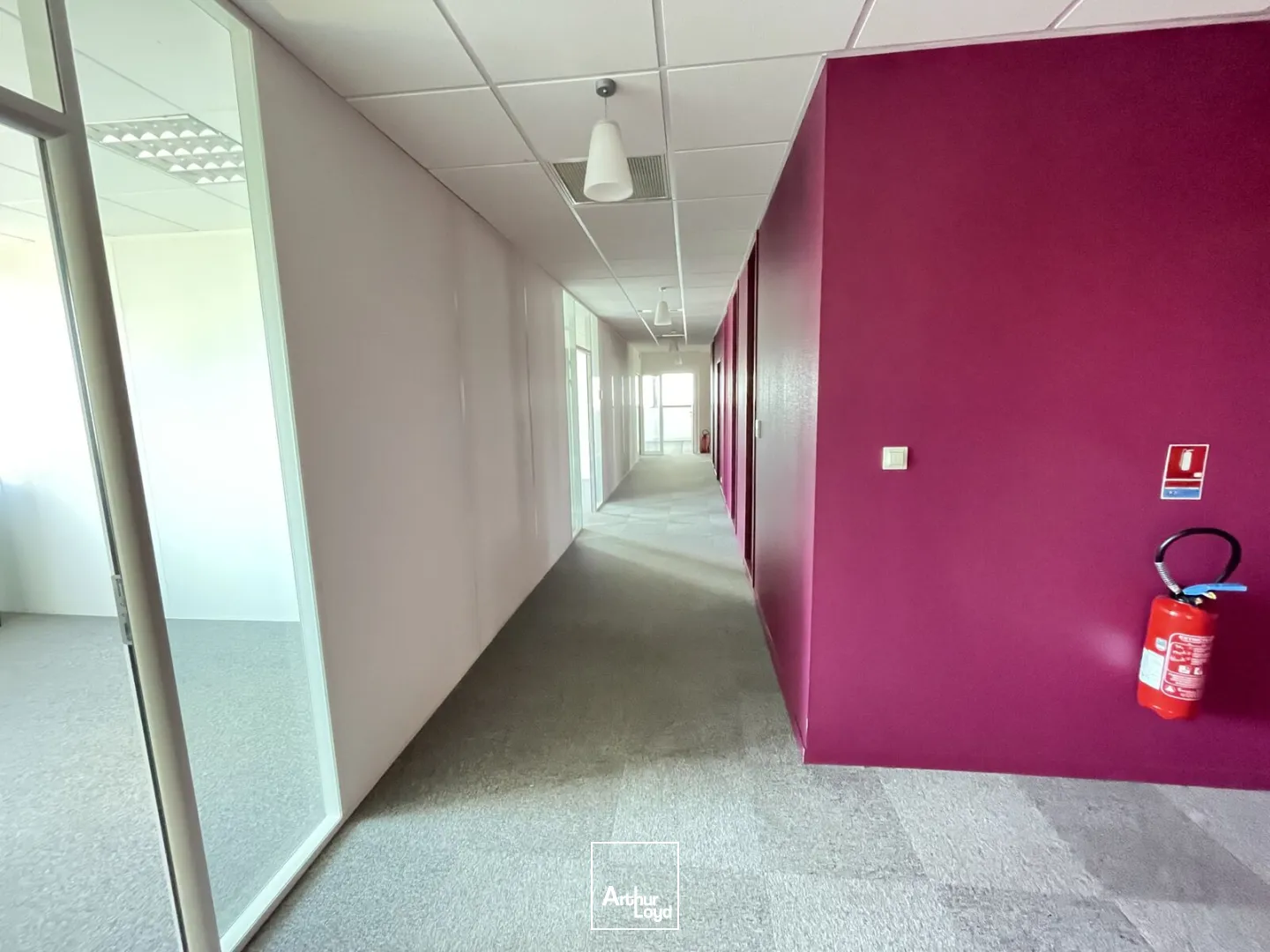 BUREAUX DIVISIBLES À LOUER-728 M²-PARC DES MOULINETS