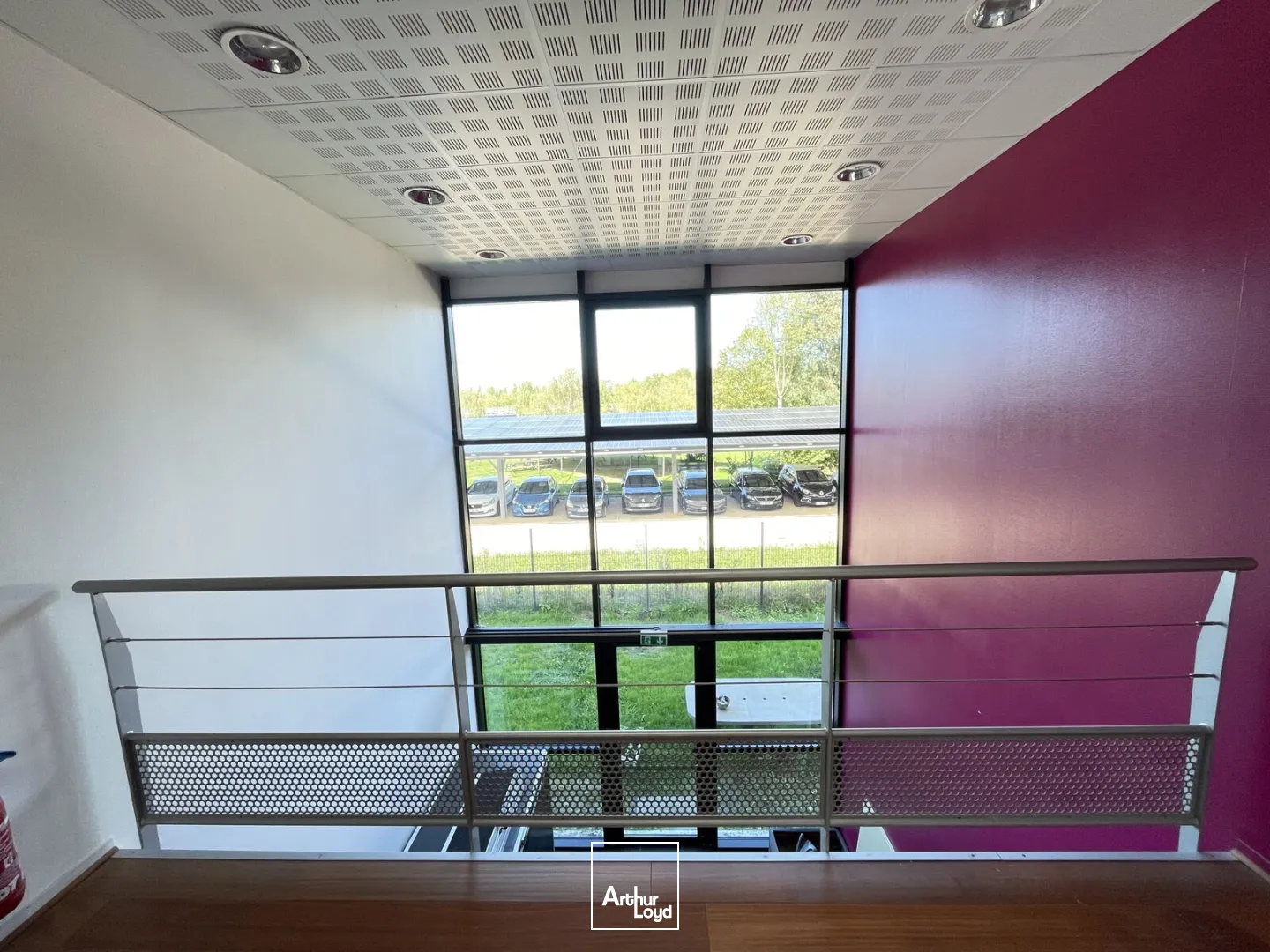 BUREAUX DIVISIBLES À LOUER-728 M²-PARC DES MOULINETS