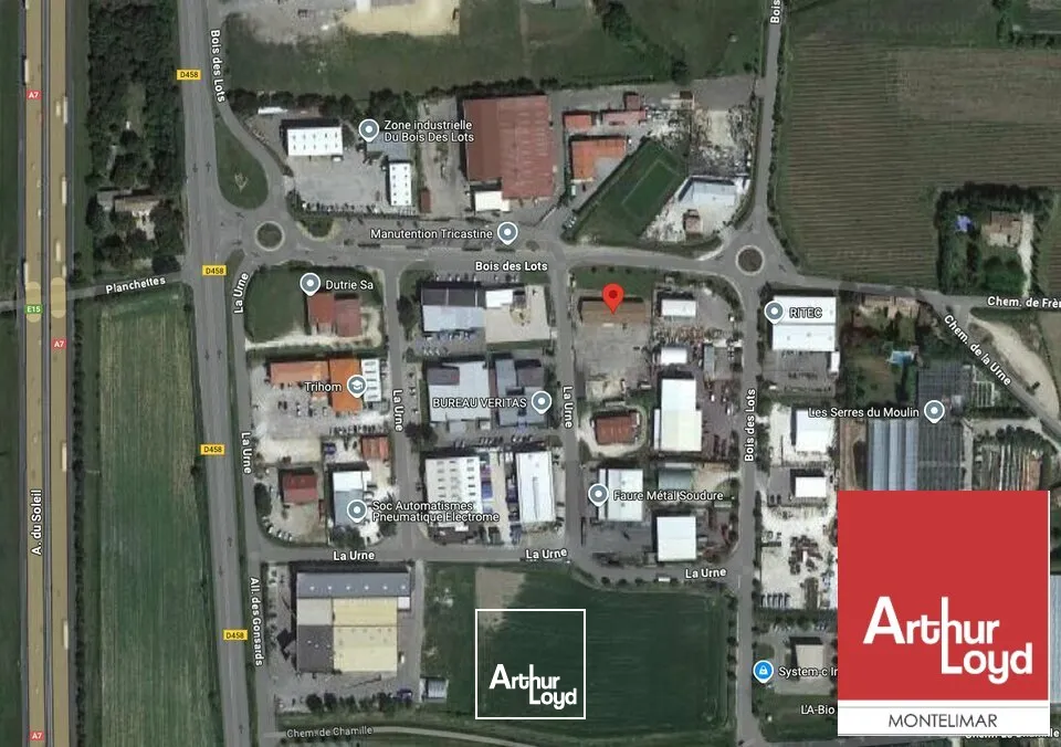 A VENDRE - SAINT PAUL TROIS CHÂTEAUX - LOCAUX D'ACTIVITÉ D'ENVIRON 432 M2 ENTIÈREMENT RÉNOVÉ AVEC PARKING 