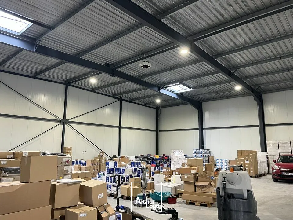 LOCAL D'ACTIVITE - ENTREPOT à VENDRE de 952 m²