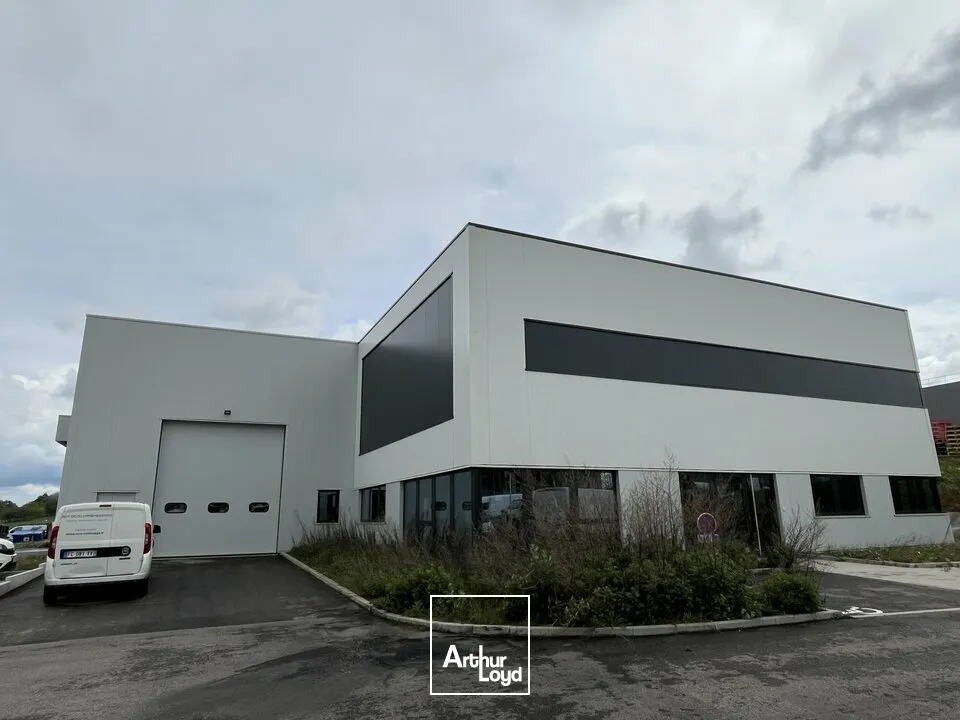 LOCAL D'ACTIVITE - ENTREPOT à VENDRE de 952 m²
