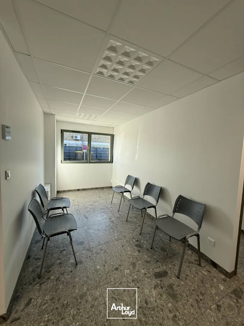 Bureau PMR avec point d'eau idéalement situé