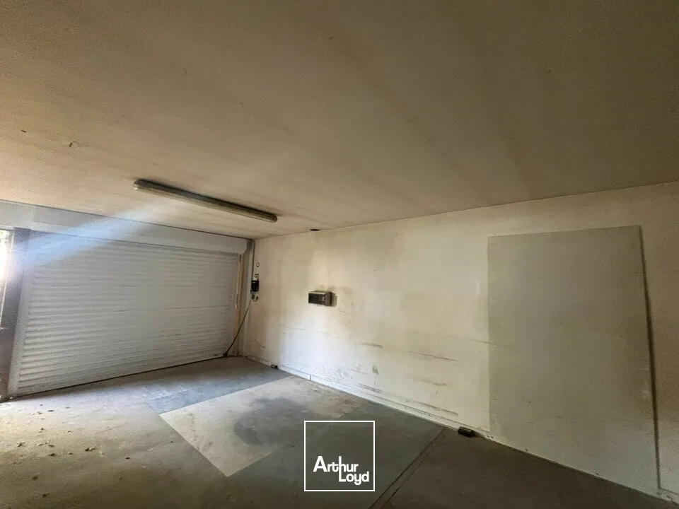 Atelier / stockage 100 m² à louer  Emplacement stratégique La Chaize