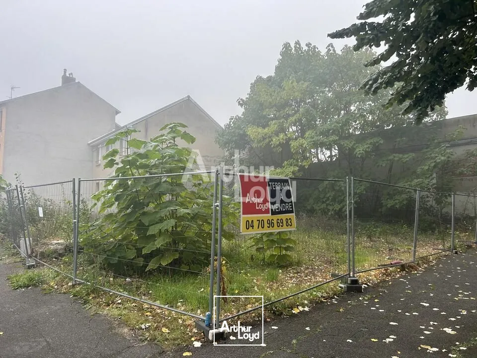 Terrain quartier hôpital 