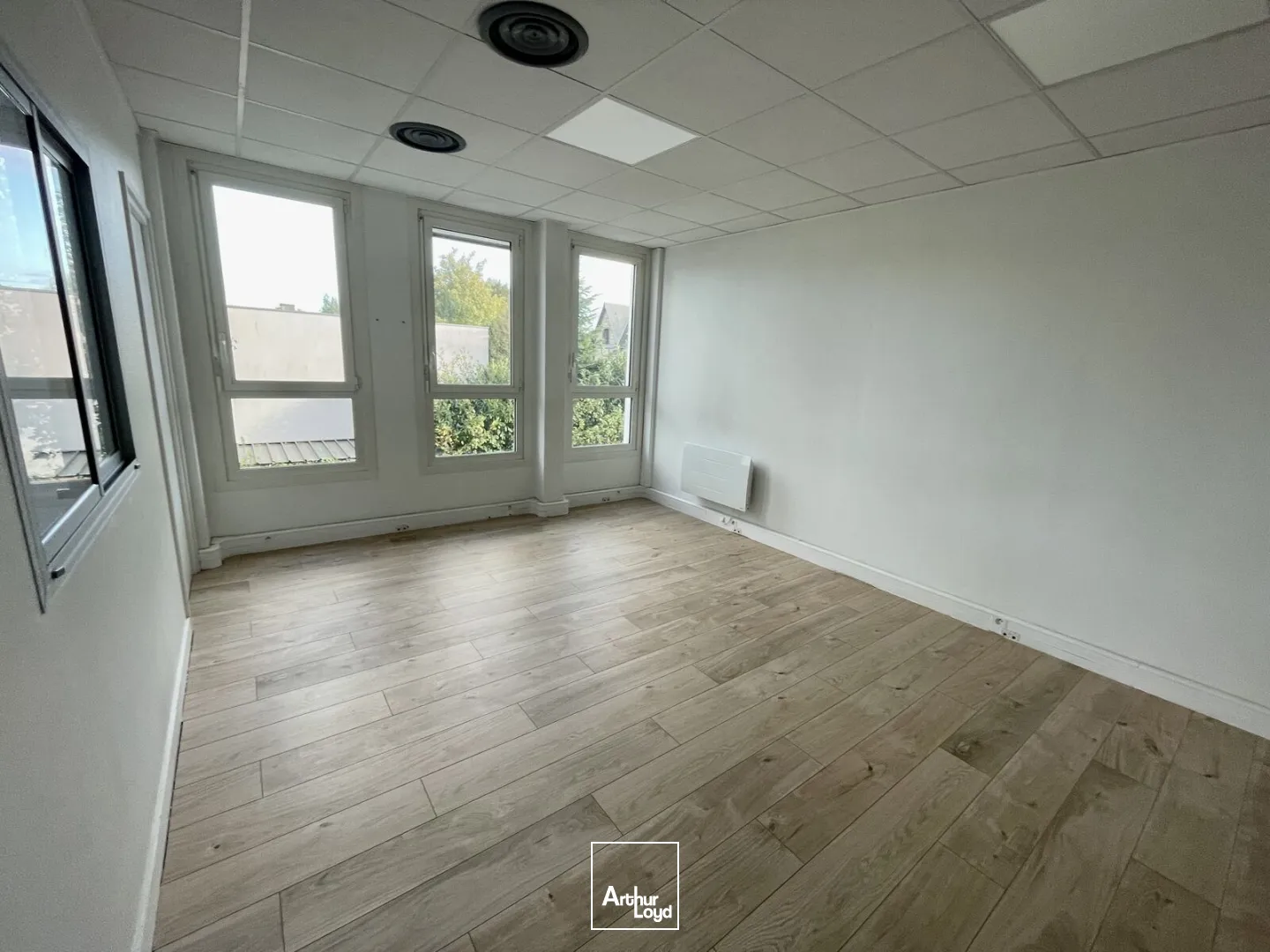 Bureaux à louer à BIHOREL 76420