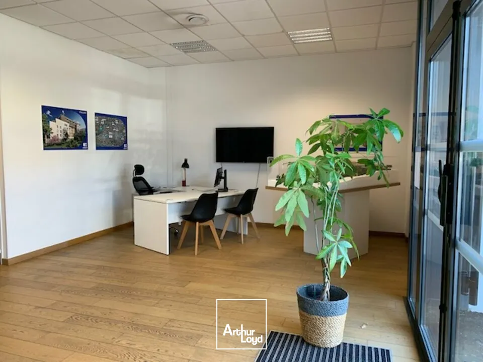 Avignon local commercial/bureau à vendre en pied d'immeuble sur un axe principal passant