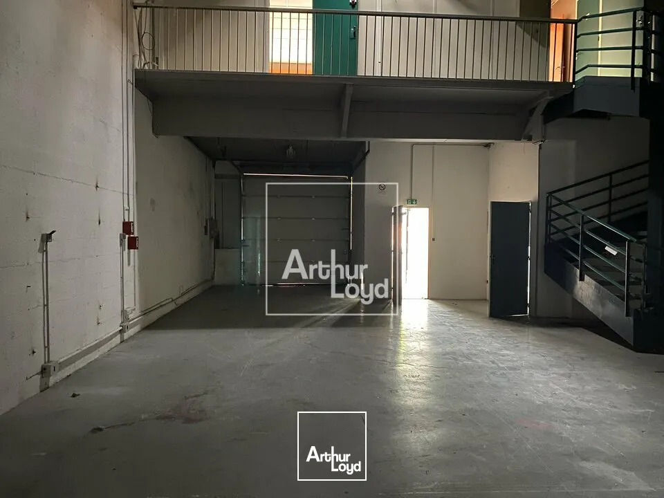 BONDOUFLE - PETITS ENTREPOTS A LOUER