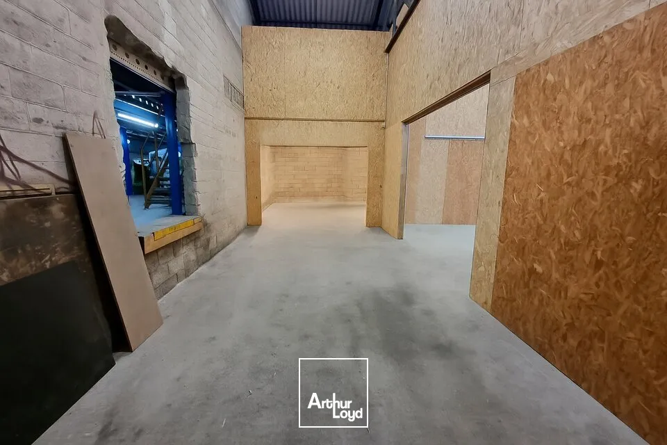 BUREAUX CLIMATISÉS AVEC VITRINE  INSTALLATION IMMÉDIATE À NIORT !