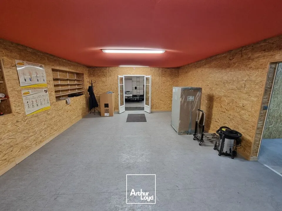 BUREAUX CLIMATISÉS AVEC VITRINE  INSTALLATION IMMÉDIATE À NIORT !