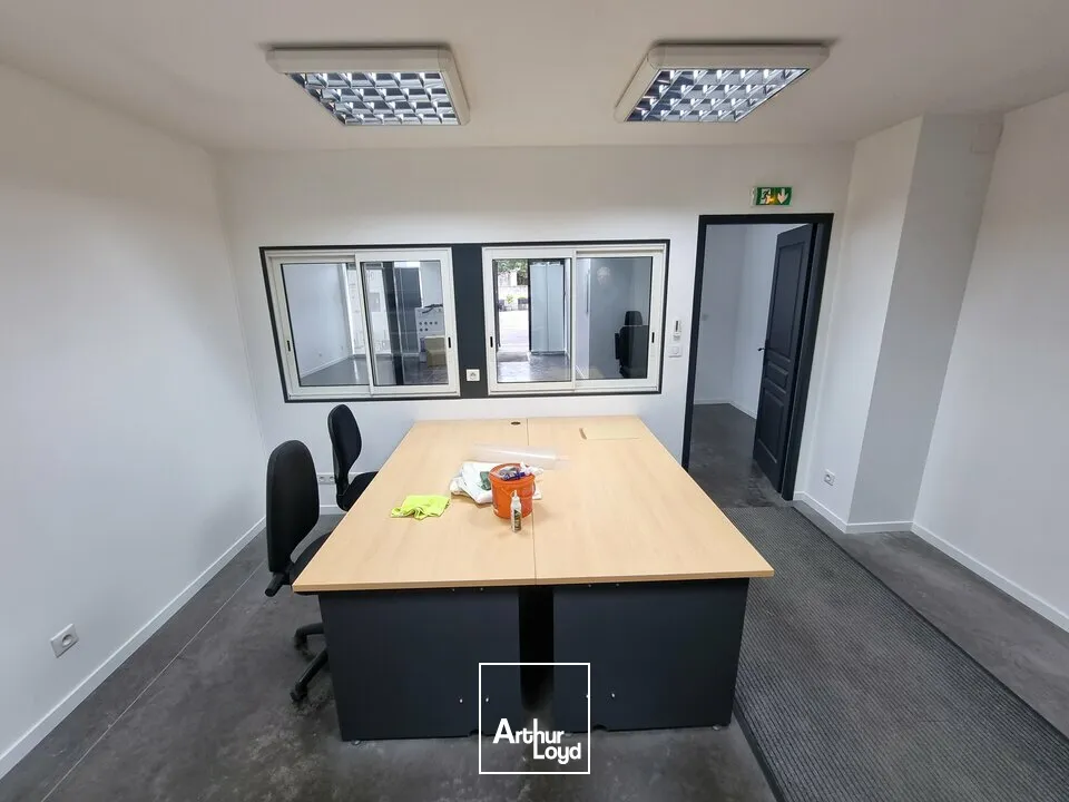 BUREAUX CLIMATISÉS AVEC VITRINE  INSTALLATION IMMÉDIATE À NIORT !