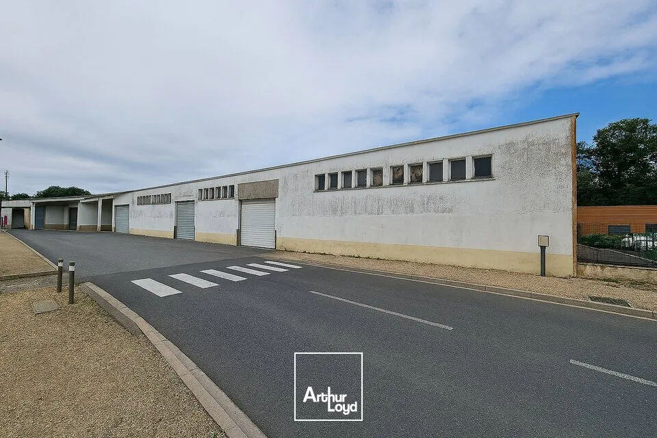 BUREAUX CLIMATISÉS AVEC VITRINE  INSTALLATION IMMÉDIATE À NIORT !