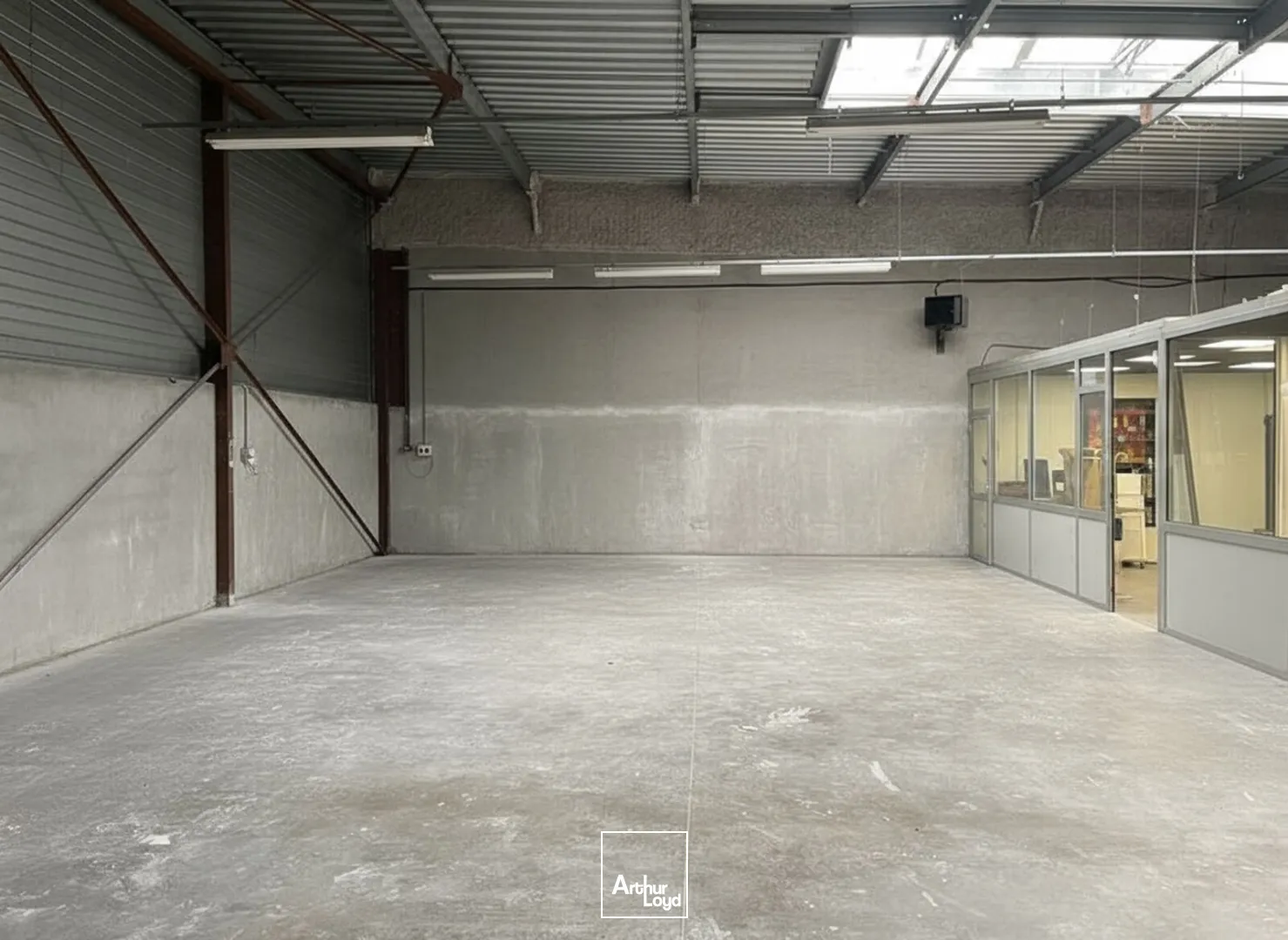 local d'activité - Négoce 347 m² environ