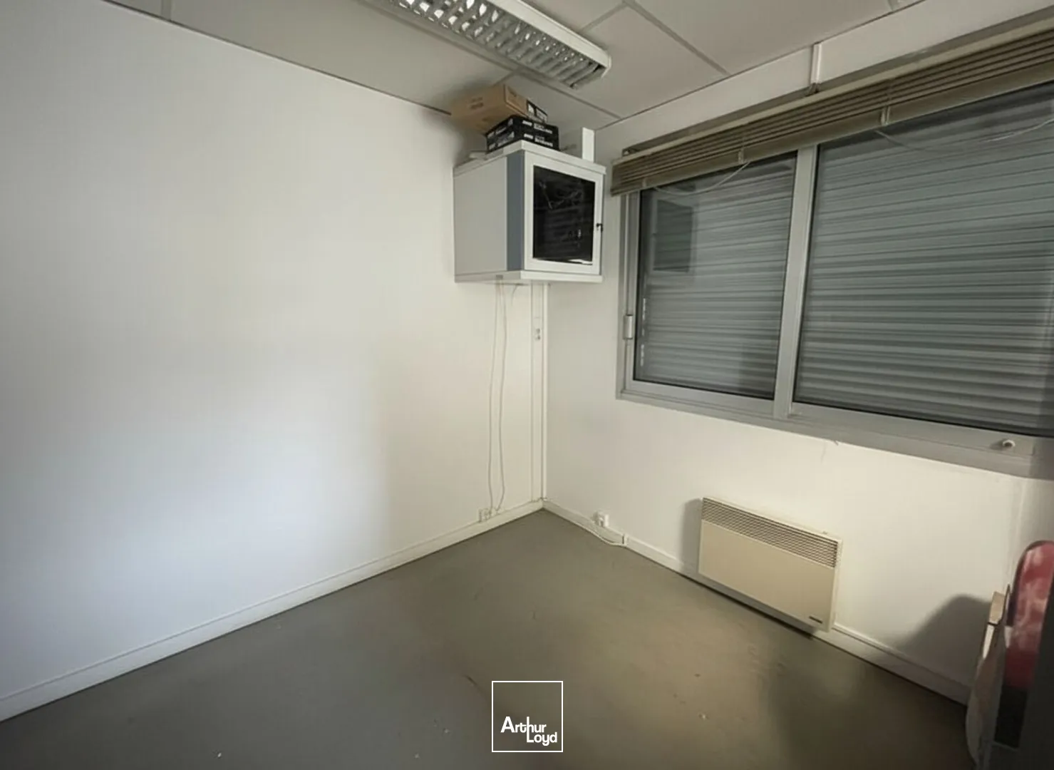 local d'activité - Négoce 347 m² environ