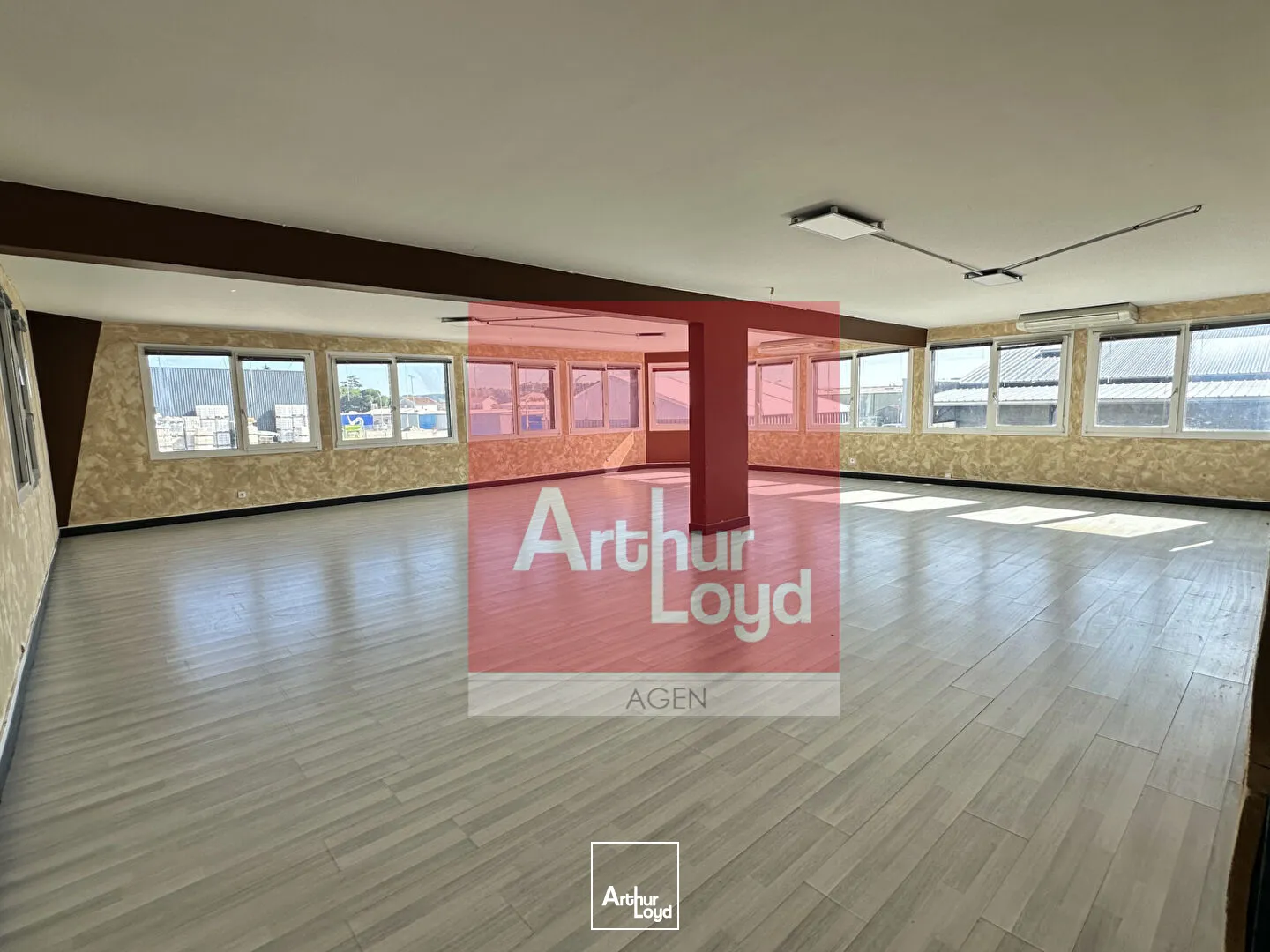 Local d'activité Castelculier 1800 m2