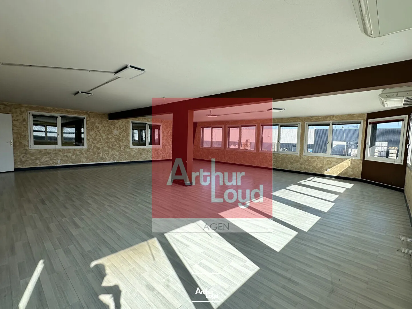 Local d'activité Castelculier 1800 m2