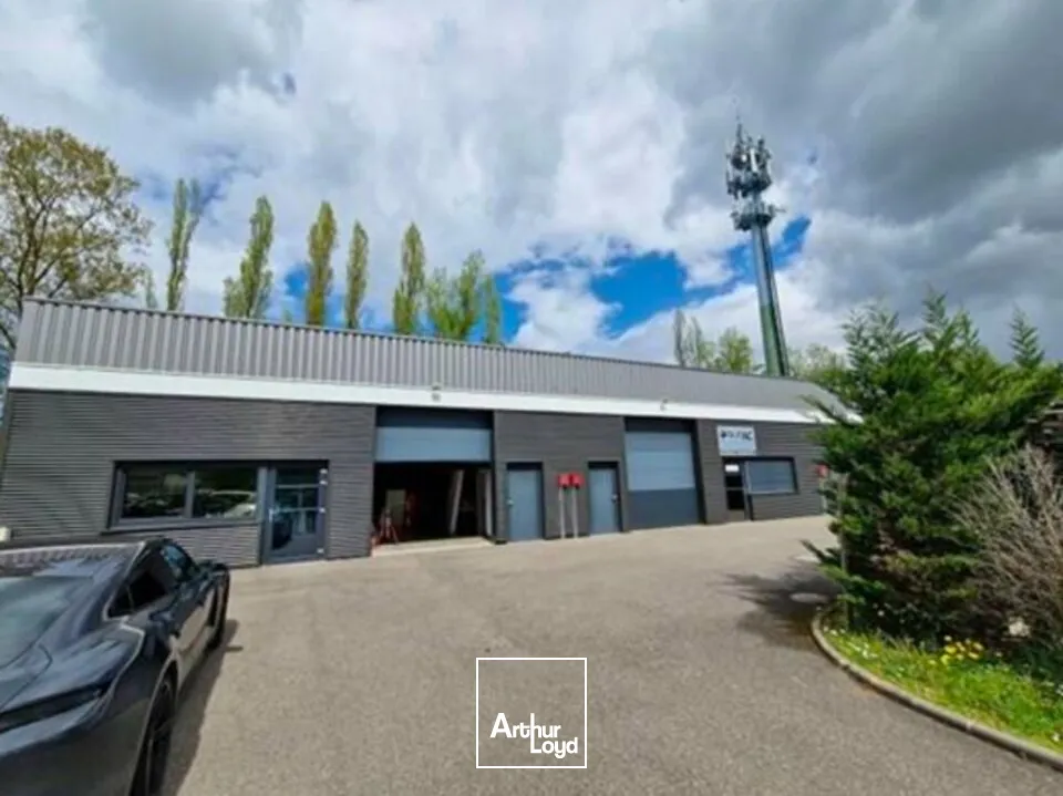 LOCAL D'ACTIVITE - ENTREPOT à LOUER de 190 m²