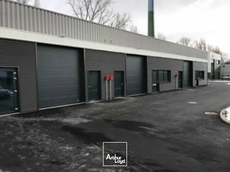 LOCAL D'ACTIVITE - ENTREPOT à LOUER de 190 m²