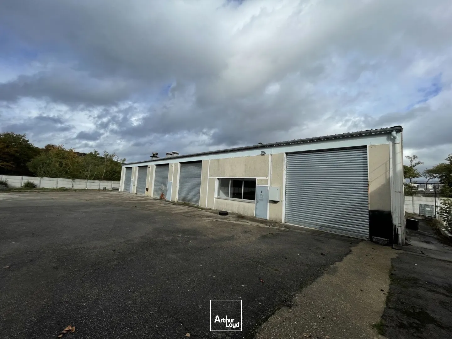 A Vendre - Local d'Activité 